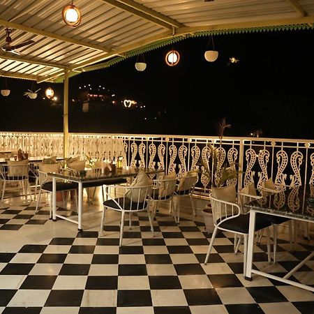 Hotel Karohi Villa Удайпур Екстериор снимка