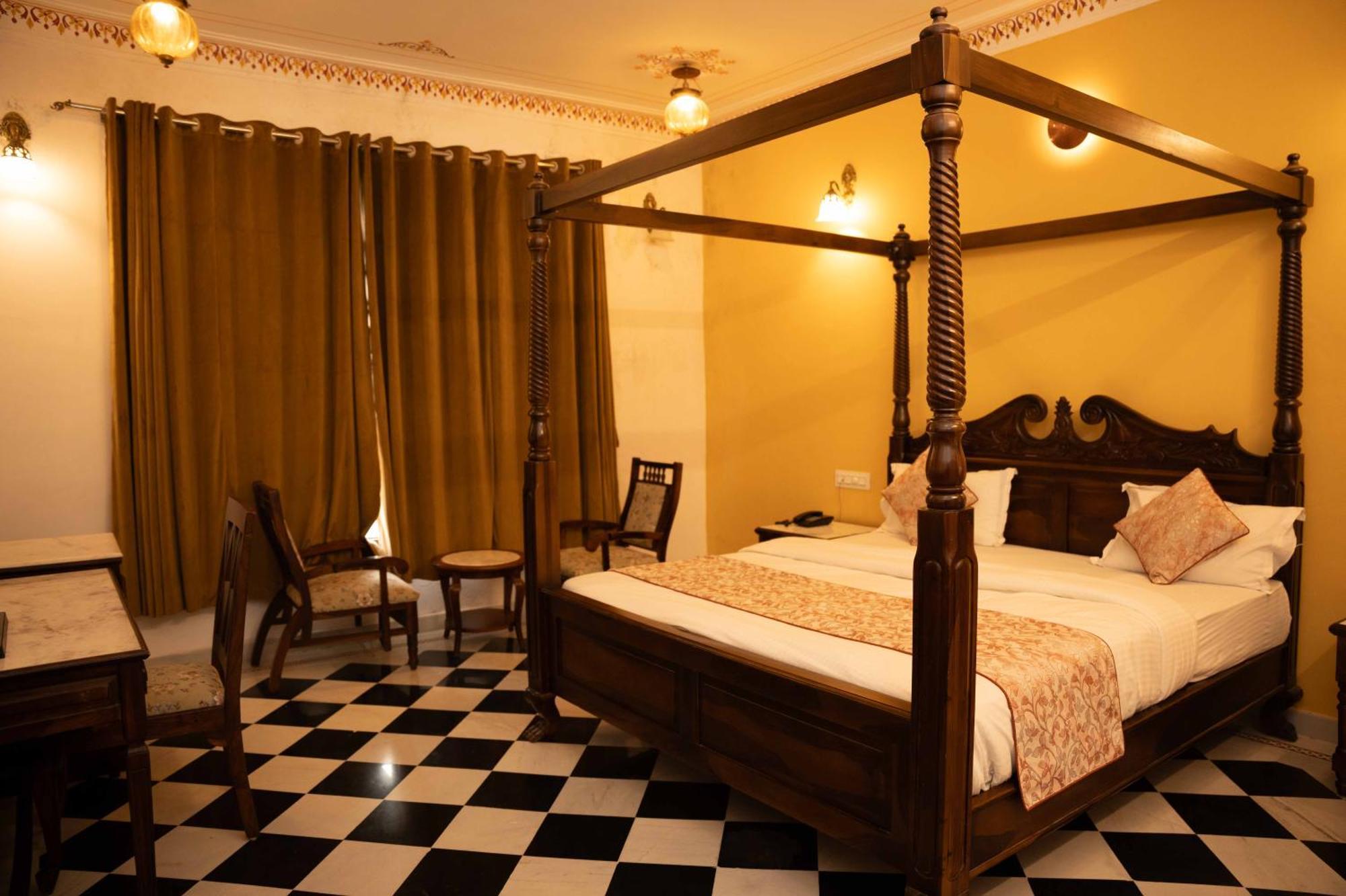 Hotel Karohi Villa Удайпур Екстериор снимка