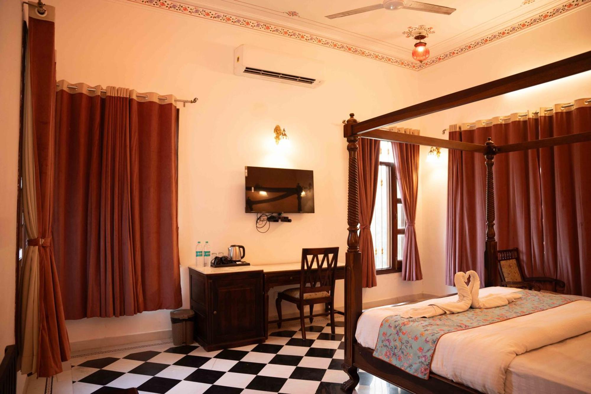 Hotel Karohi Villa Удайпур Екстериор снимка