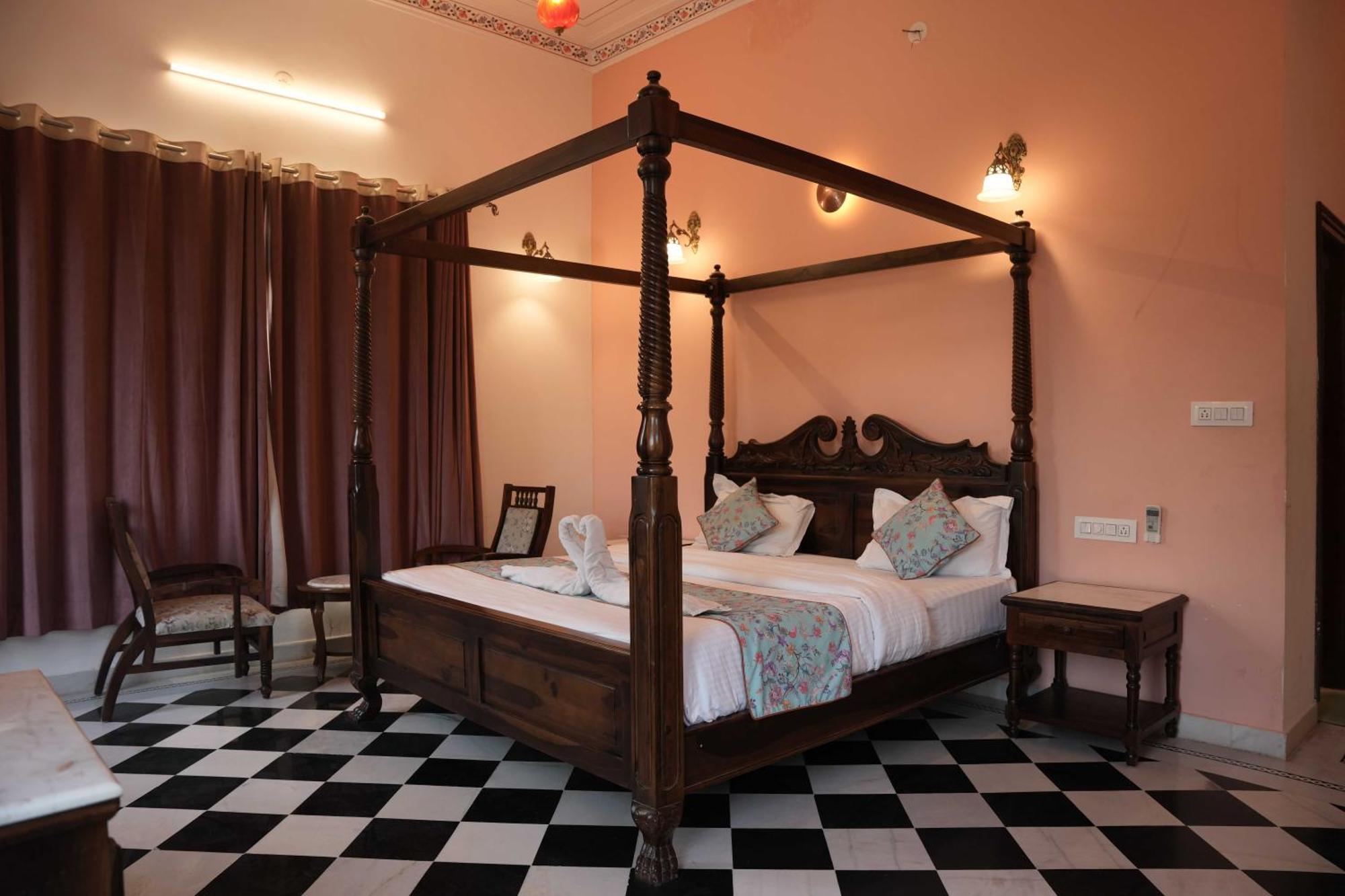 Hotel Karohi Villa Удайпур Екстериор снимка