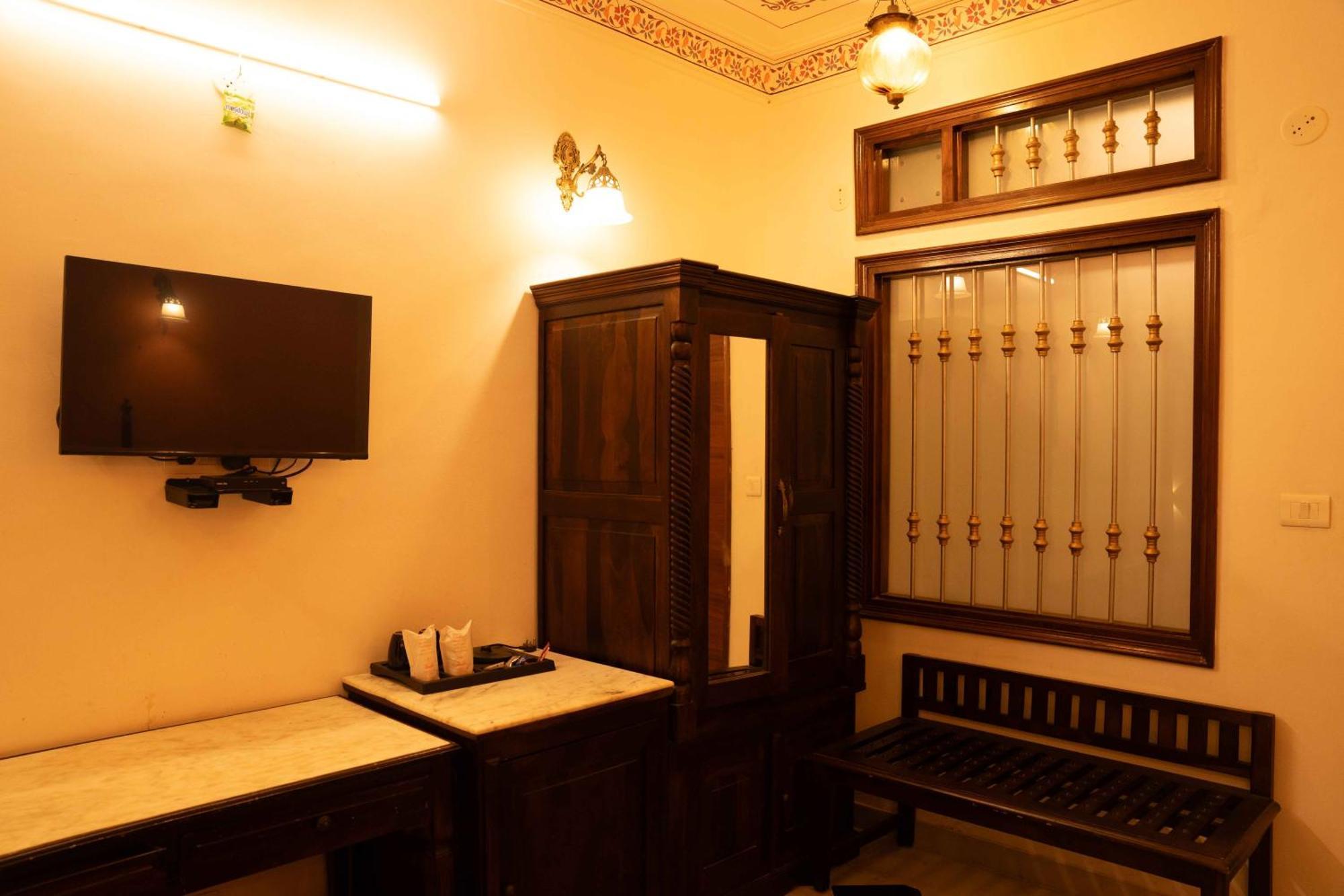 Hotel Karohi Villa Удайпур Екстериор снимка